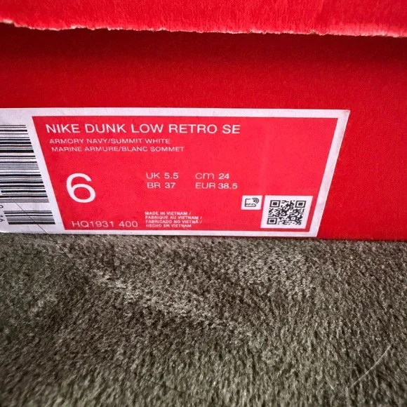 Nike Dunk Low Retro SE in Navy and White - Picture 3 of 4